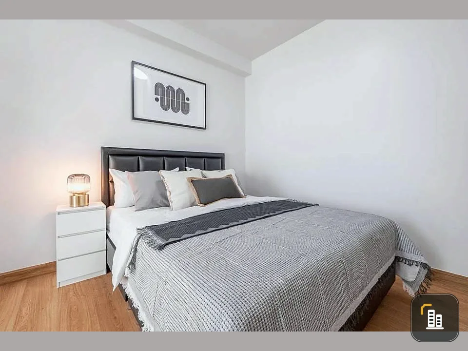 Urgent sale! Supalai Park Khaerai - Ngamwongwan, beautifully decorated unit in a calming white color scheme. Affordable price. Buy now!