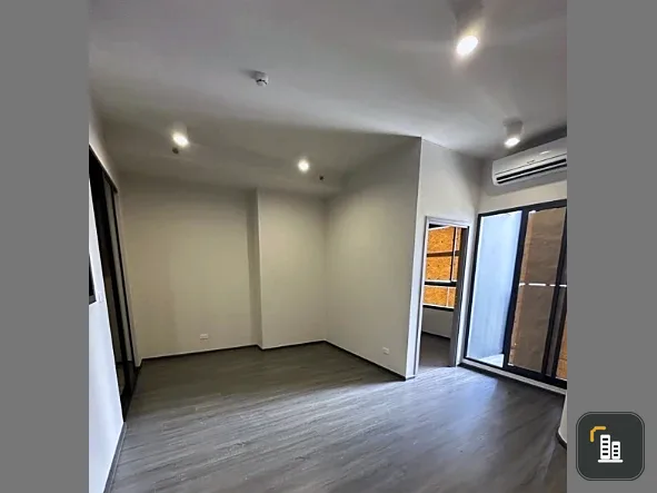 Selling Ideo Sukhumvit - Rama 4, 2 bedrooms, unfurnished, bright and airy. Interested buyers should reserve now!