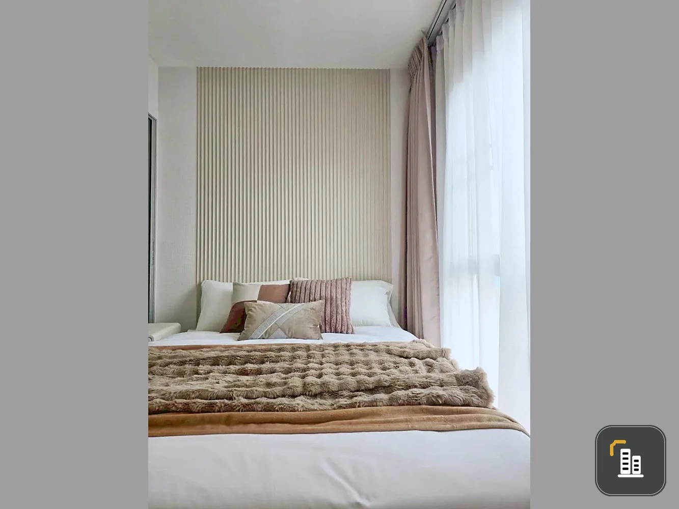 Plum Condo Chaengwattana Station for sale. Nice unit, fully furnished. Just bring your belongings and move in!