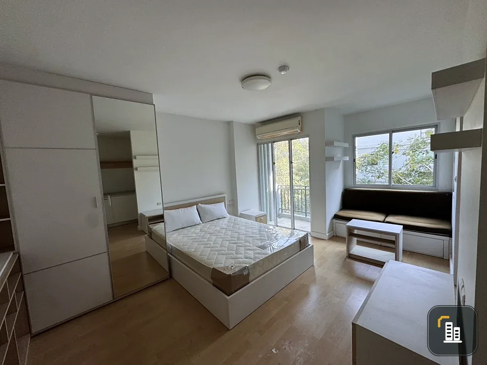 Selling My Condo Sukhumvit 81. Beautiful, quiet, and private unit. Buy now!!
