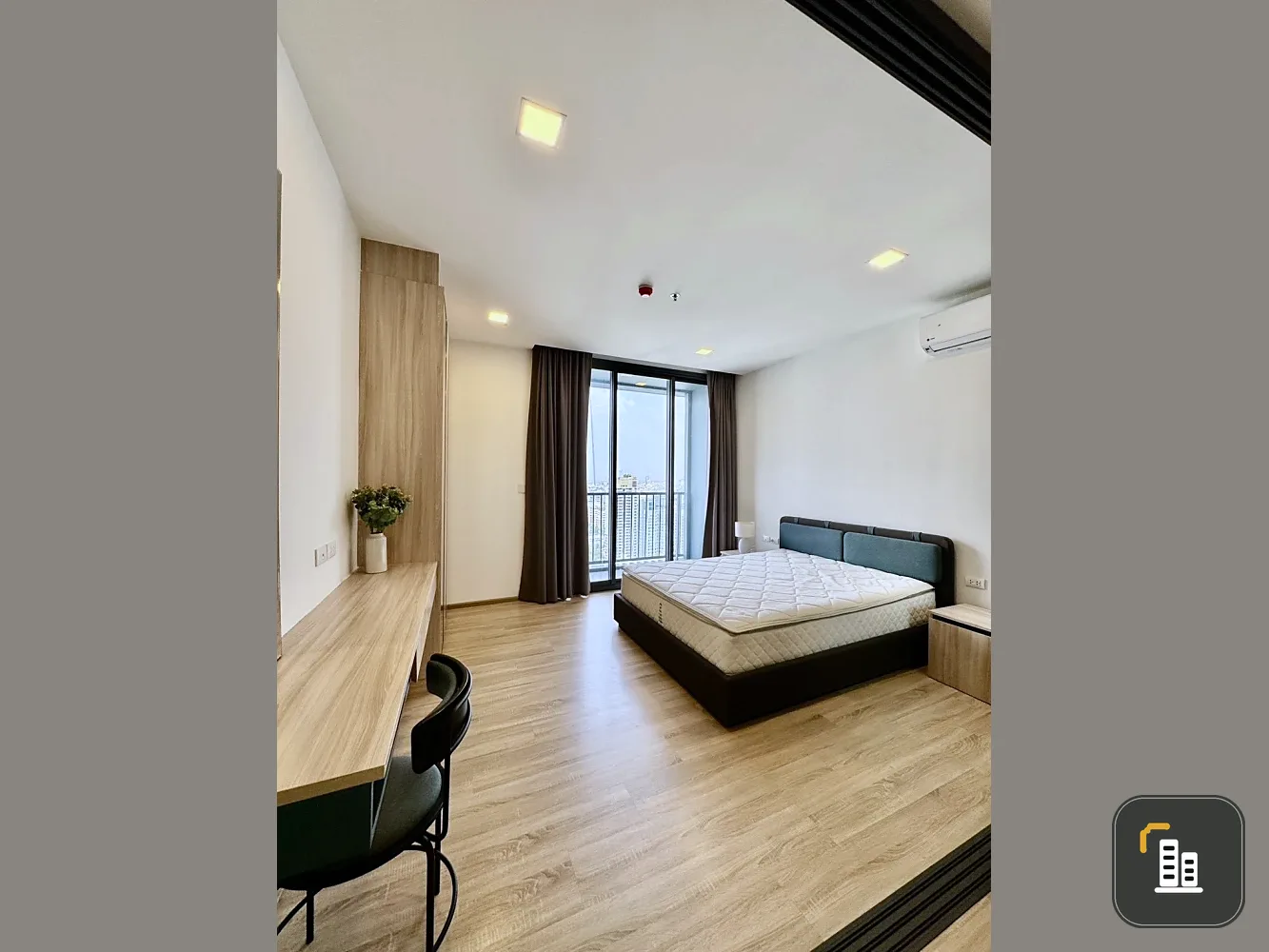 Condo for rent, XT Phaya Thai. Beautiful room, great value, very livable. Book now!!