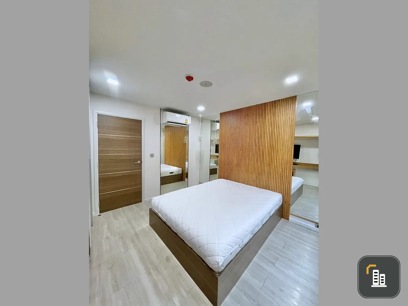 Selling Atmoz Ladprao 71 condo. Spacious room, comfortable and not cramped. Minimalist built-in decoration, very livable. Book now!
