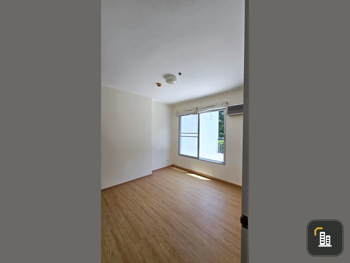 Selling a comfortable and spacious unit at The Parkland Srinakarin. It comes with complete amenities. Don't miss out, book now!