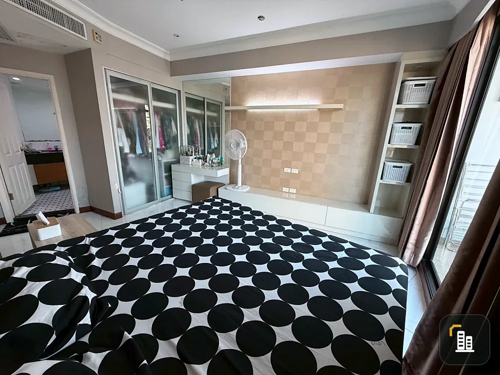 For Sale: Supalai Casa Riva Condo – Spacious, Beautiful & Clean Room