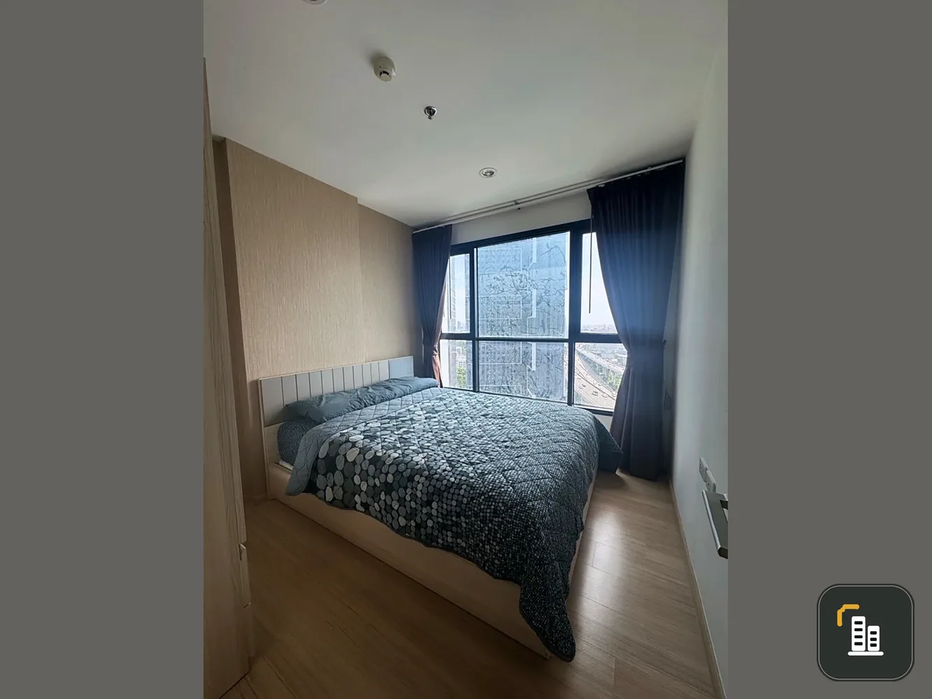 Selling a unit at The Base Rama 9 – Ramkhamhaeng, 20th floor. High floor, spacious and airy. Interested? Book now!