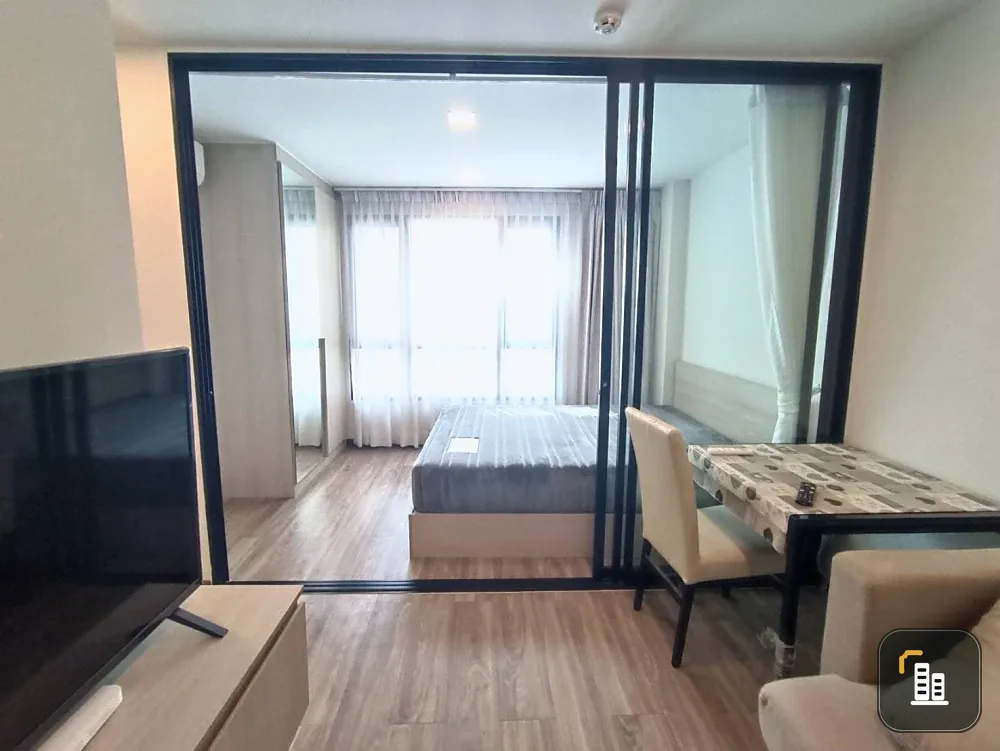 For sale or rent: The Collect Ratchada 32. Nice unit on the 3rd floor, south-facing (not hot), fully furnished. Book now!