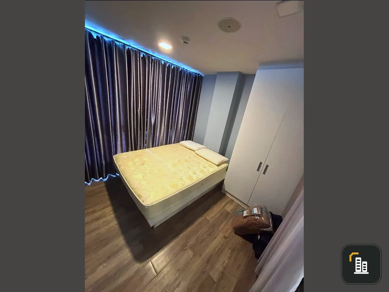 Selling Atmoz Chaengwattana condo, corner unit, fully furnished, spacious and comfortable. Just bring your bags and move in!