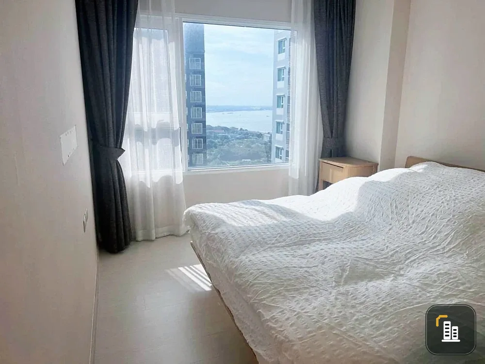 Urgent sale! Aspire Erawan. Spacious rooms with ample usable space. Own yours today! Don't miss out!