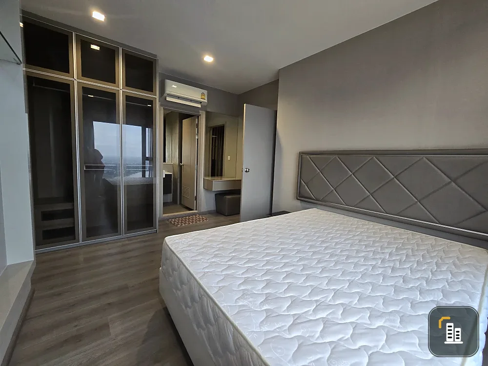 For rent: Politan Reef Condo, high floor unit with full amenities and river view. Just bring your suitcase and move in! Book now before it's too late!