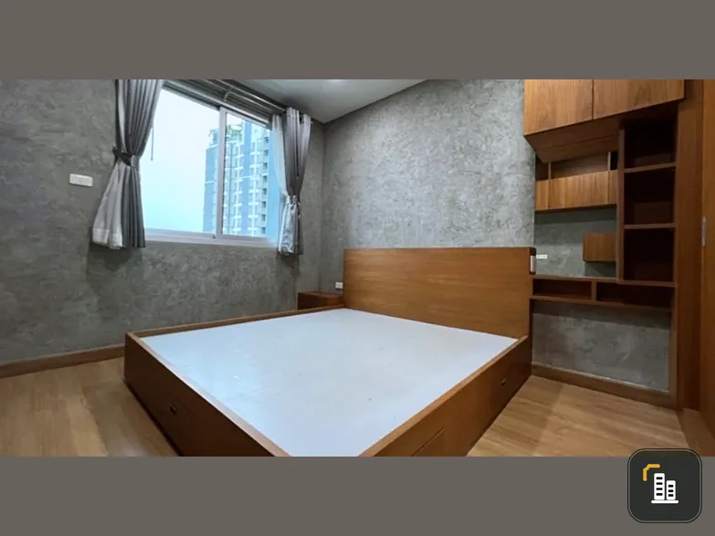 Selling Supalai Vista Tiwanon Intersection, 18th floor. Nice corner unit with great view. Book now!