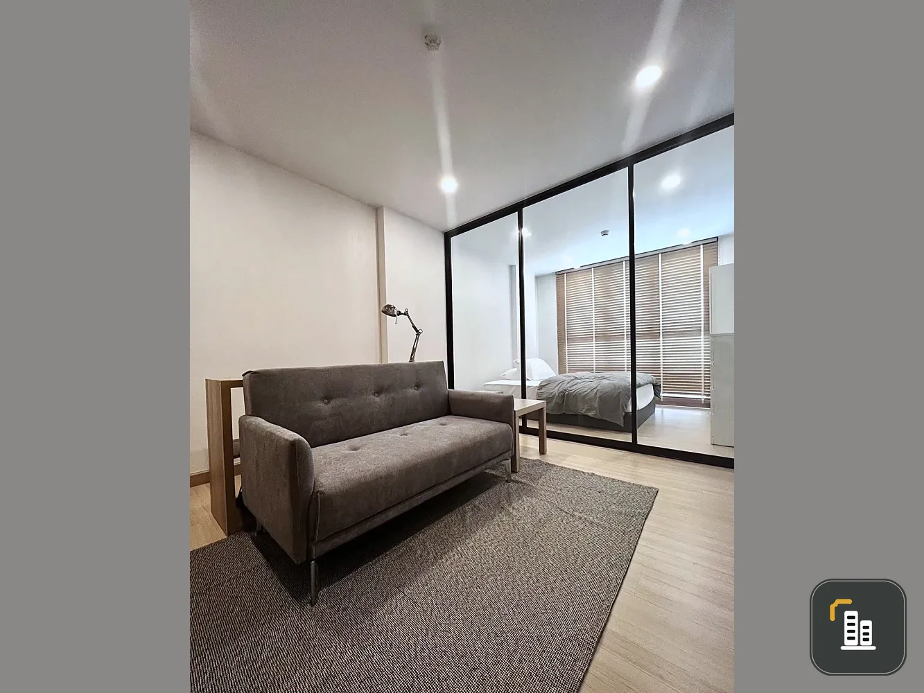 For rent: Supalai Prime Rama 9. The room is well-proportioned, comfortable, spacious, with good natural light and ventilation. It's quiet, perfect for
