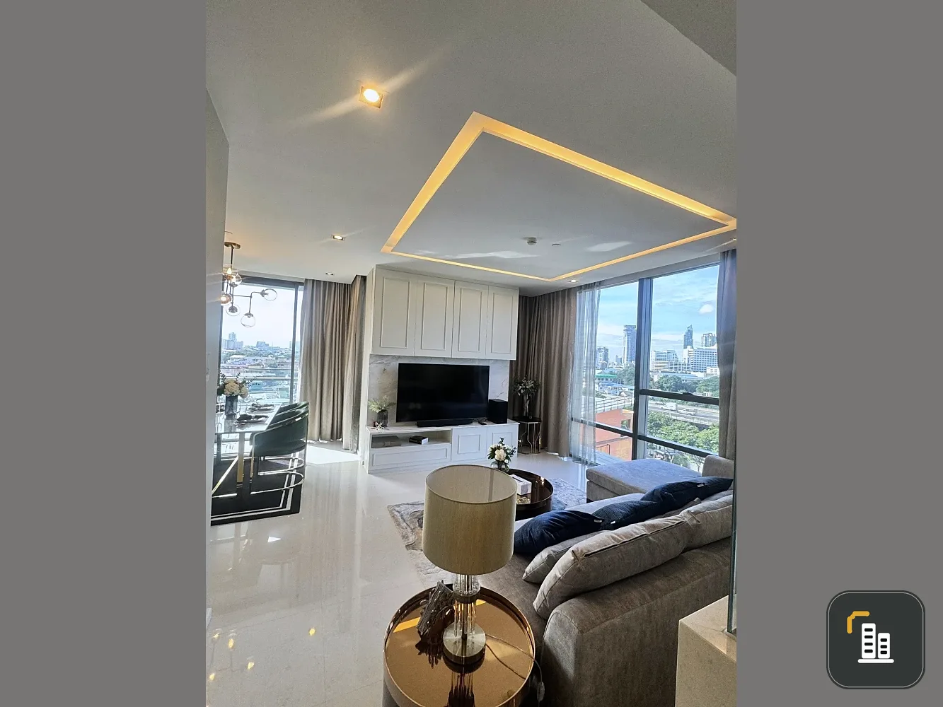 For rent: The Bangkok Sathorn-Taksin, 2 bedrooms, 2 bathrooms, private elevator, spacious rooms with garden views. Book now!