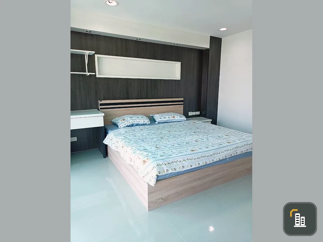 For rent: The Plenary Sathorn, 1 bedroom, 1 bathroom, spacious living area, high-quality built-in furniture. Book now!