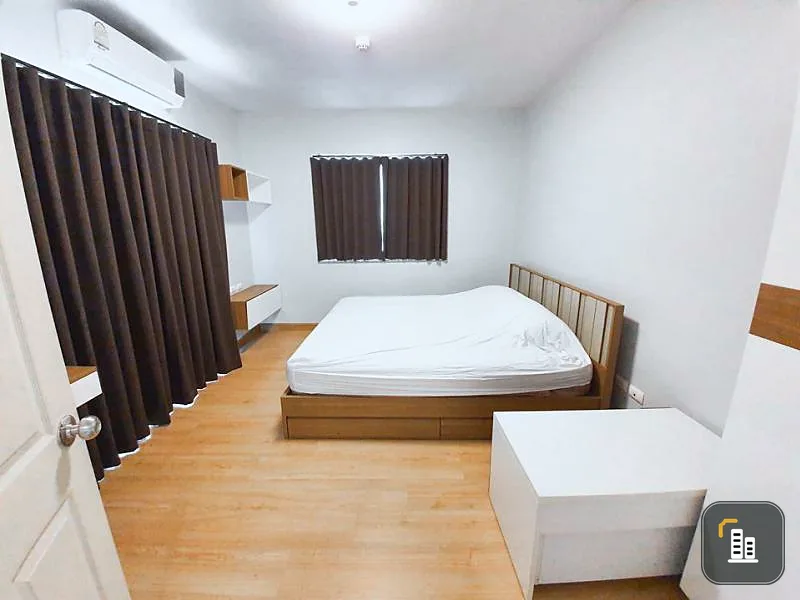 For rent Supalai Park Ratchaphruek-Phetkasem. The room is very spacious. Can do various activities very comfortably. Plus, the location is very good.