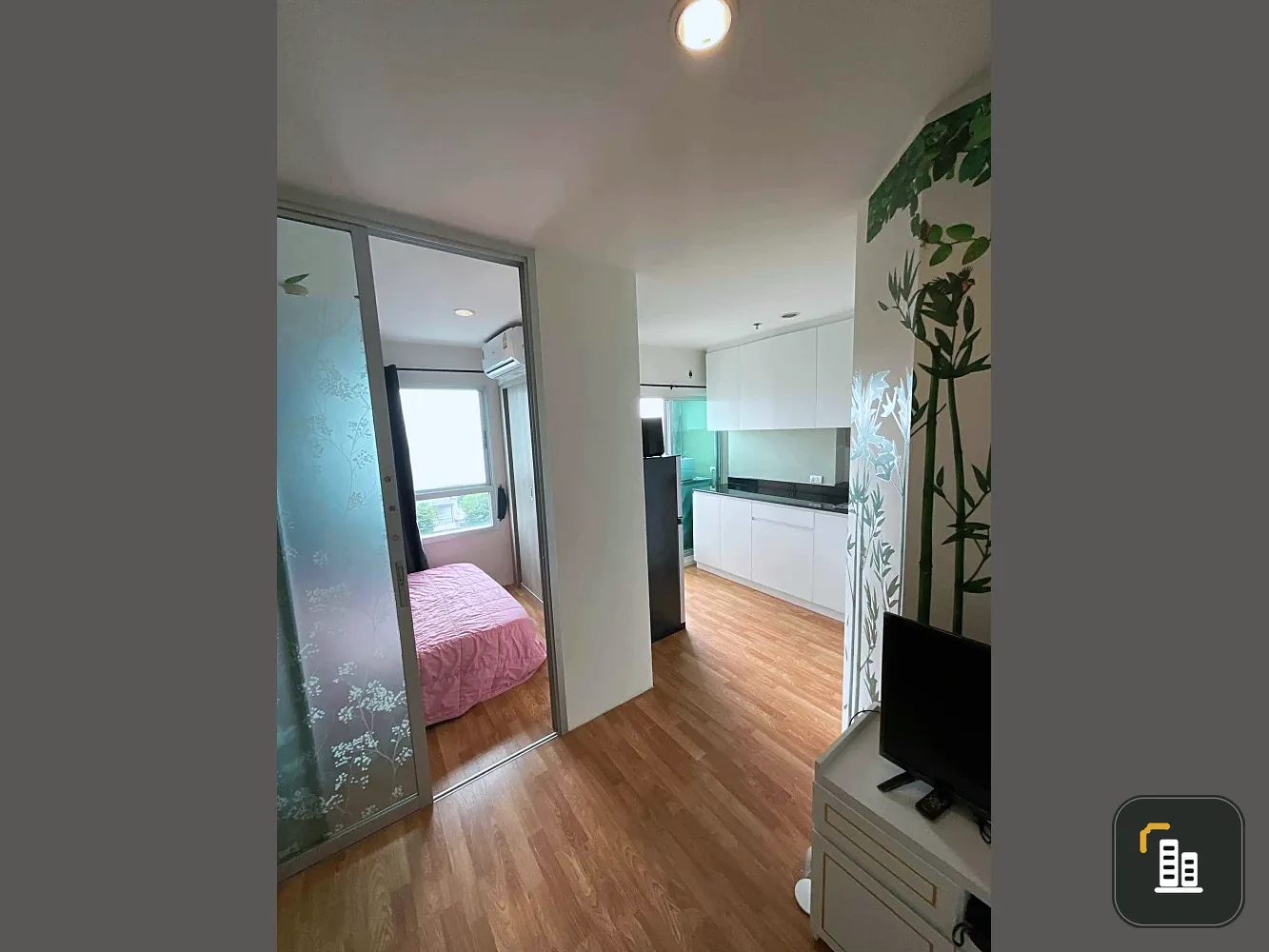 For sale or rent: Lumpini Park Phetkasem 98, 7th floor, partitioned unit, fully furnished, ready to move in. Book now!