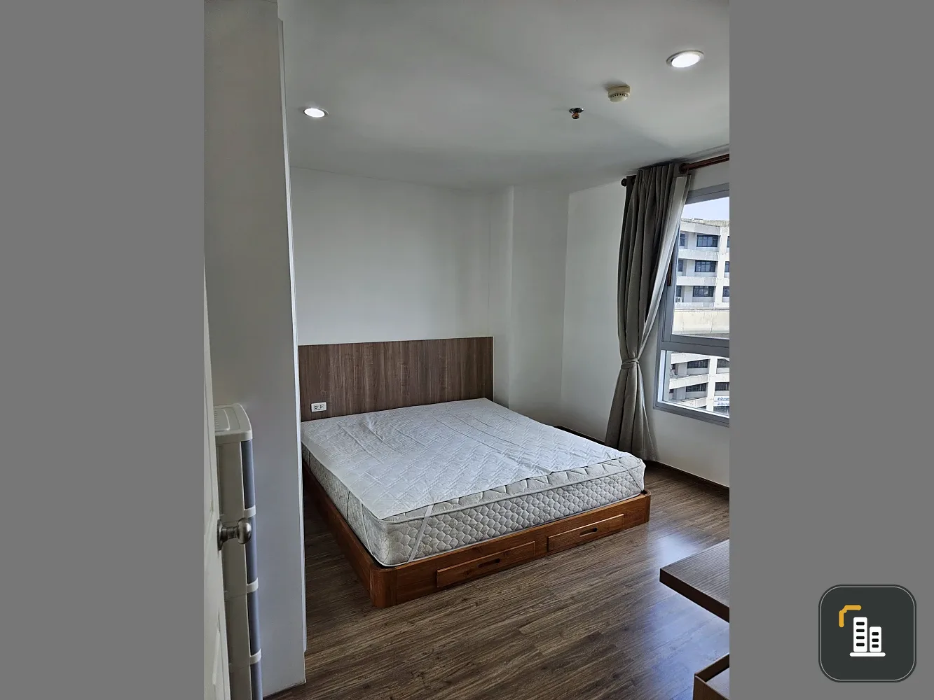 Selling U Delight @ Bangson Station, 8th floor unit. Spacious living area and complete amenities. Book now!