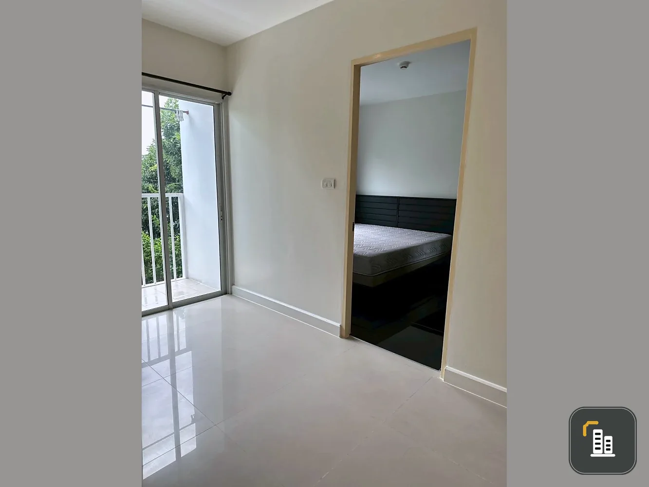 For sale or rent: Metro Park Sathorn. Spacious rooms with ample usable space and complete amenities. Book now!