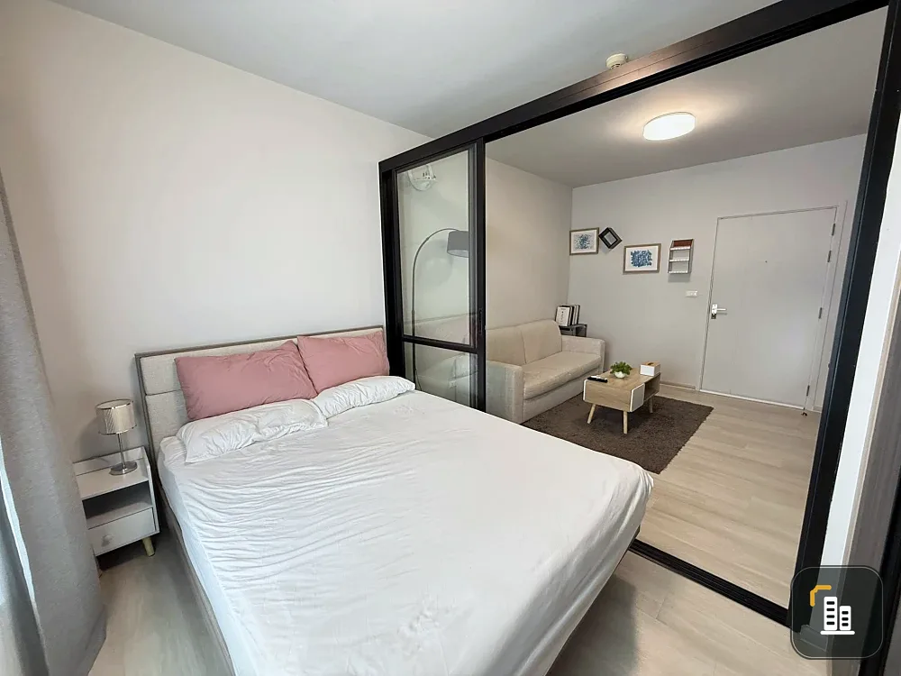 Selling UNIO RAMKHAMHAENG, fully furnished with appliances. Just bring your bags and move in!