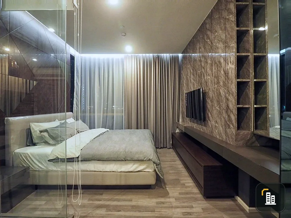 Selling The Room Sukhumvit 69. Very spacious unit with excellent built-in furnishings and a stylish, comfortable living space. You'll regret missing t