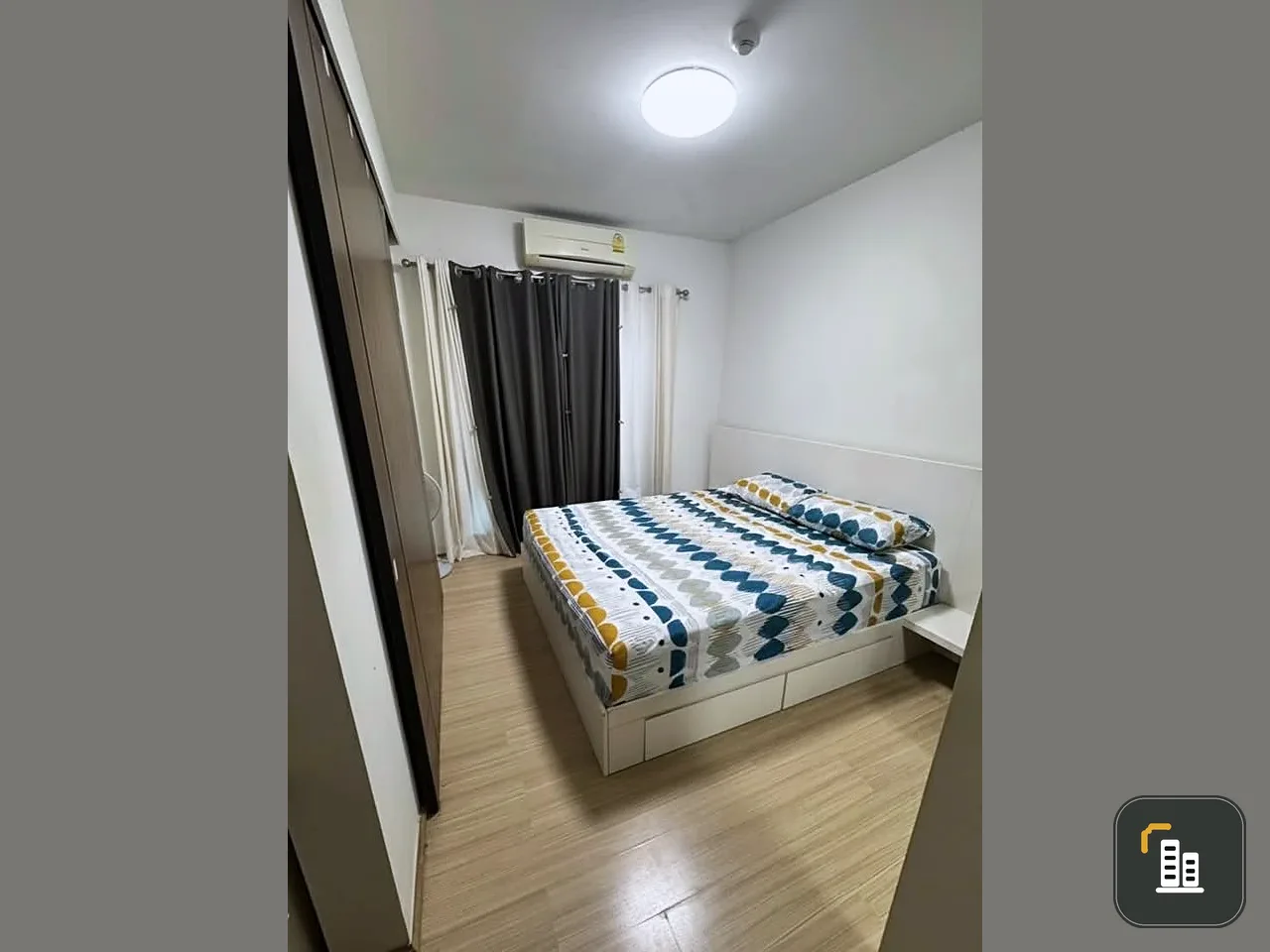 Selling A Space Asoke-Ratchada. The balcony is very spacious! Perfect for placing a table and chairs for enjoying coffee or even having a potted plant