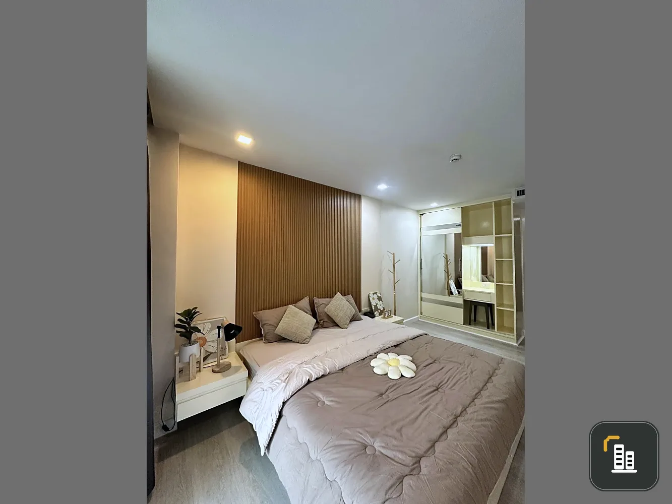 Apus condo for rent, 3rd floor, with high-quality built-in furniture and complete amenities. Book now!