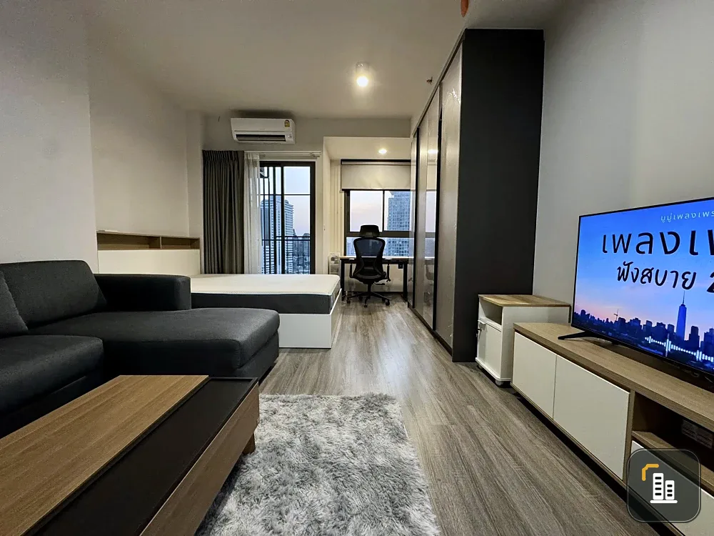 For rent: Ideo Chula Samyan, studio type room, fully furnished with appliances. Just bring your belongings and move in!