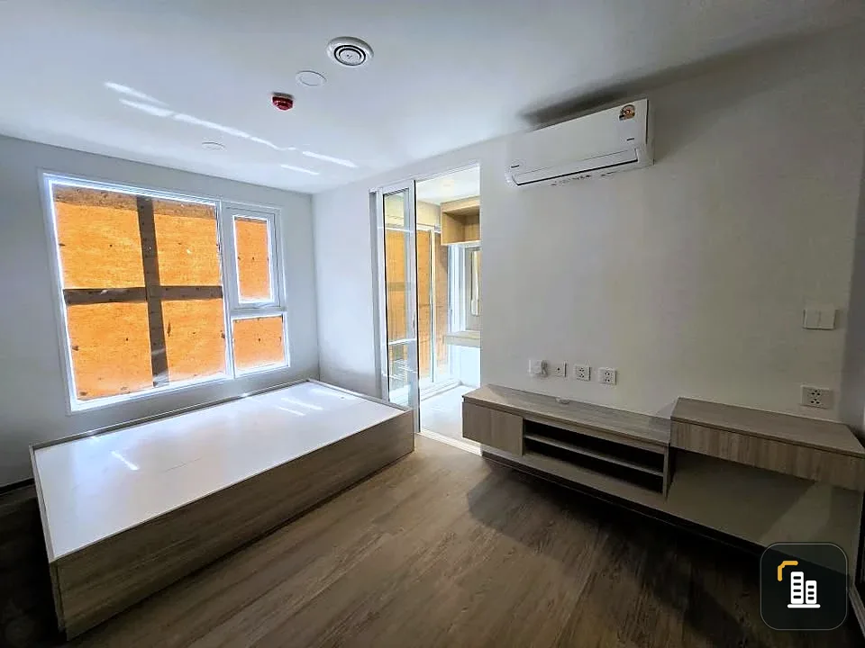 Down payment sale: The Origin Phaholyothin 57 Condo, 1 bedroom, 1 bathroom, 5th floor (not too high), great price. Own it today!