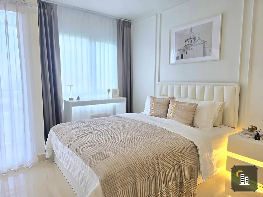 Selling Iris Avenue Onnuch – Wongwan, 5th floor unit. Great location, beautiful unblocked view. What are you waiting for?