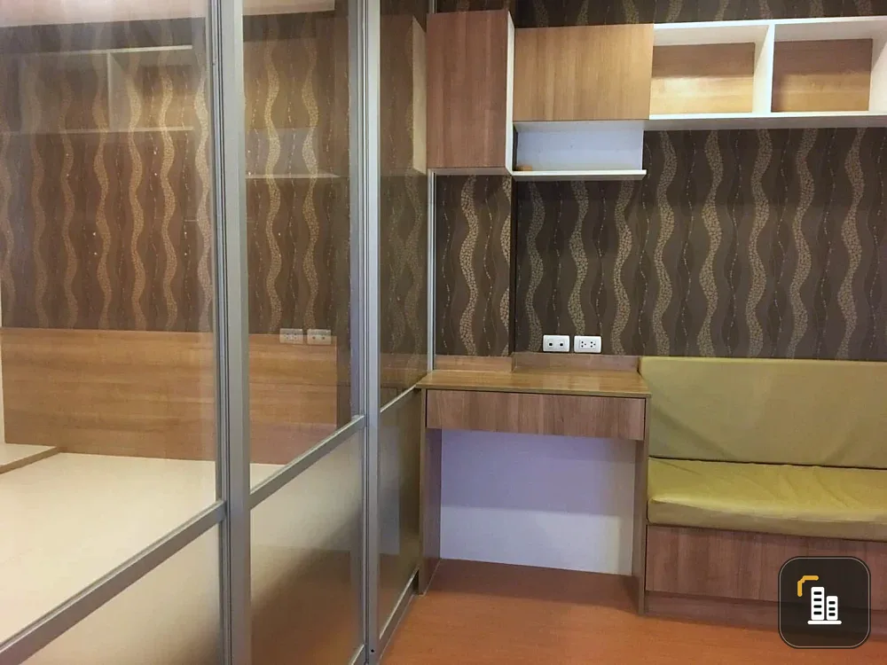For sale/rent: Lumpini Condotown Nida-Serithai, 5th floor, fully furnished. Book now! Don't miss out!