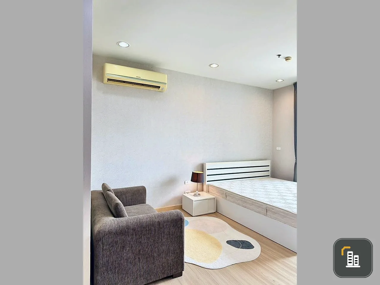 Selling studio apartment at The Light House Sathorn-Chareonnakorn. Great location, convenient transportation, fully furnished. Book now!