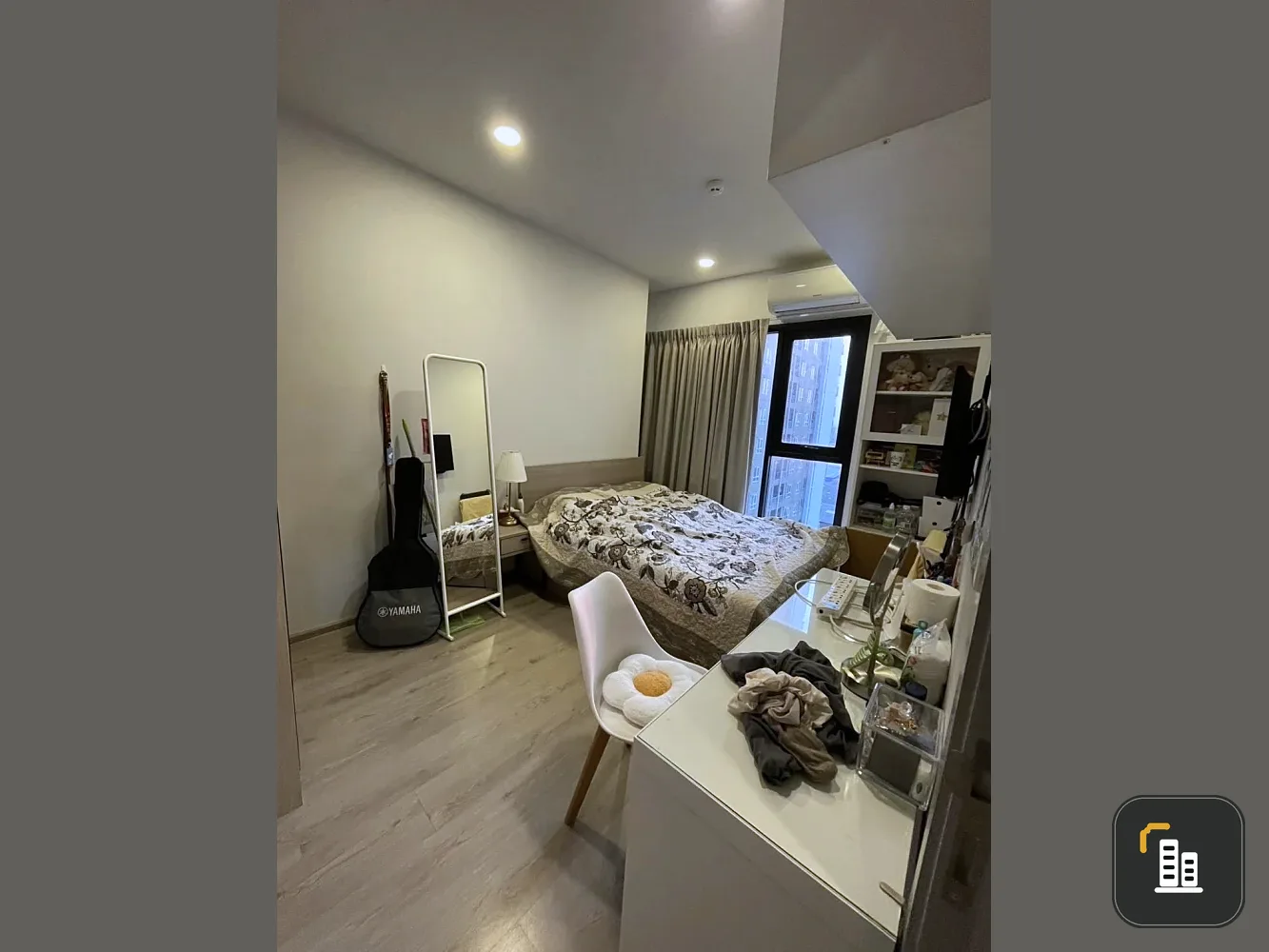 Selling Chapter One Flow Bangpo, 2 bedrooms, spacious living area, and fully equipped with amenities. Book now!