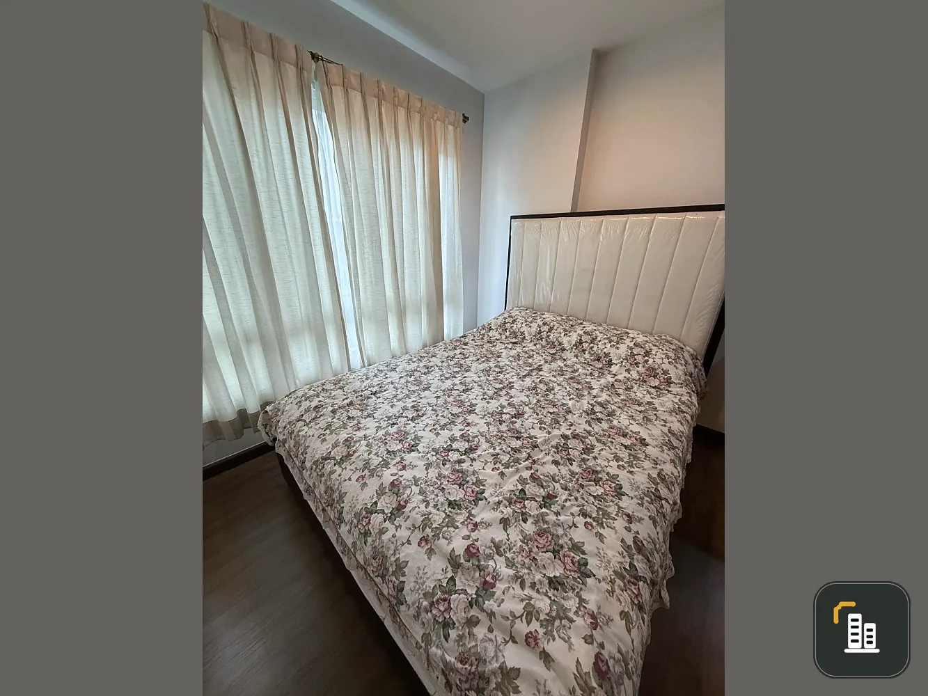 Urgent sale! Hallmark Chaengwattana condo. Spacious unit with ample living space. Grab this opportunity now! Don't miss out!