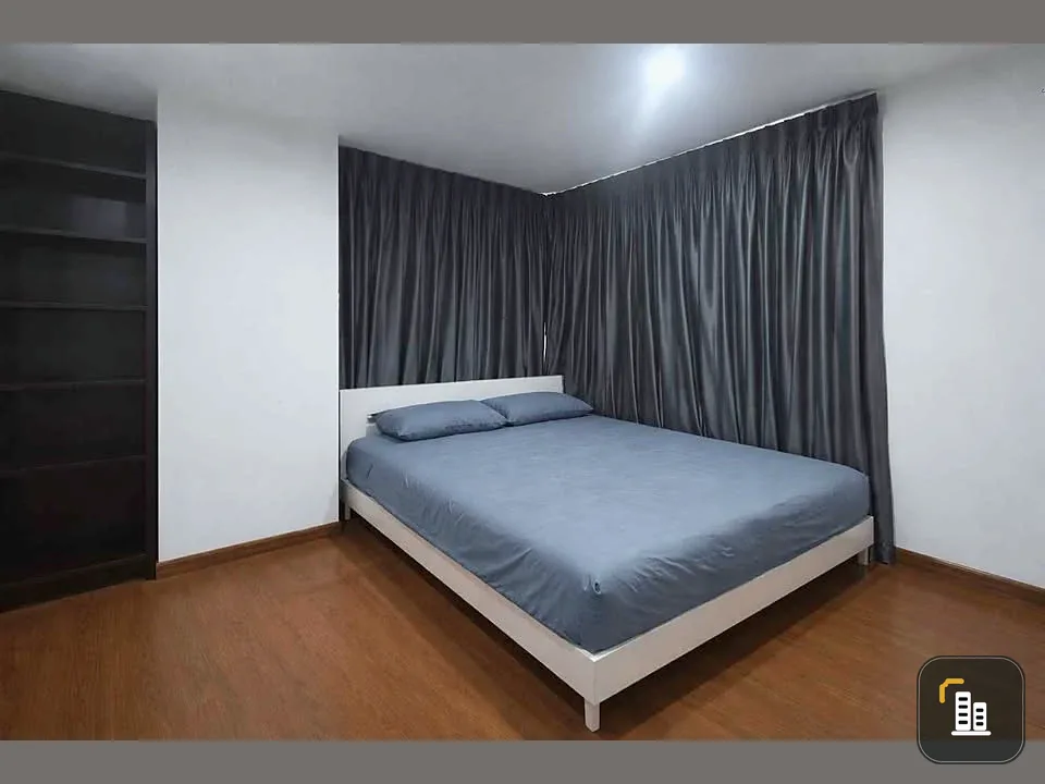 For sale: The Niche Ratchada-Huai Khwang. Large 40 sq m unit. Comfortable and spacious. Don't miss out!