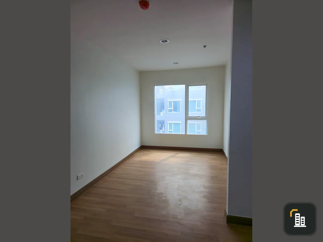 Urgent sale! Regent Home Bangson Phase 27, unfurnished unit on the 17th floor. High floor with stunning views. Perfect for interior decorating enthusi