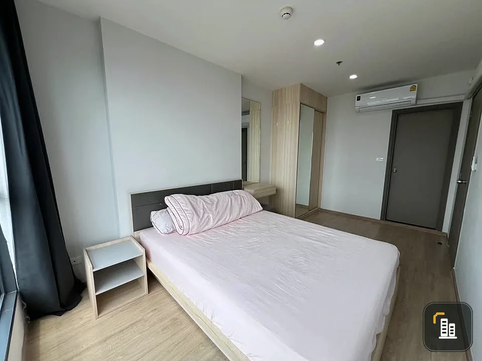 Selling IDEO O2, 34th floor (top floor, few units, very private), stunning Chao Phraya River view, fantastic atmosphere. Book now!