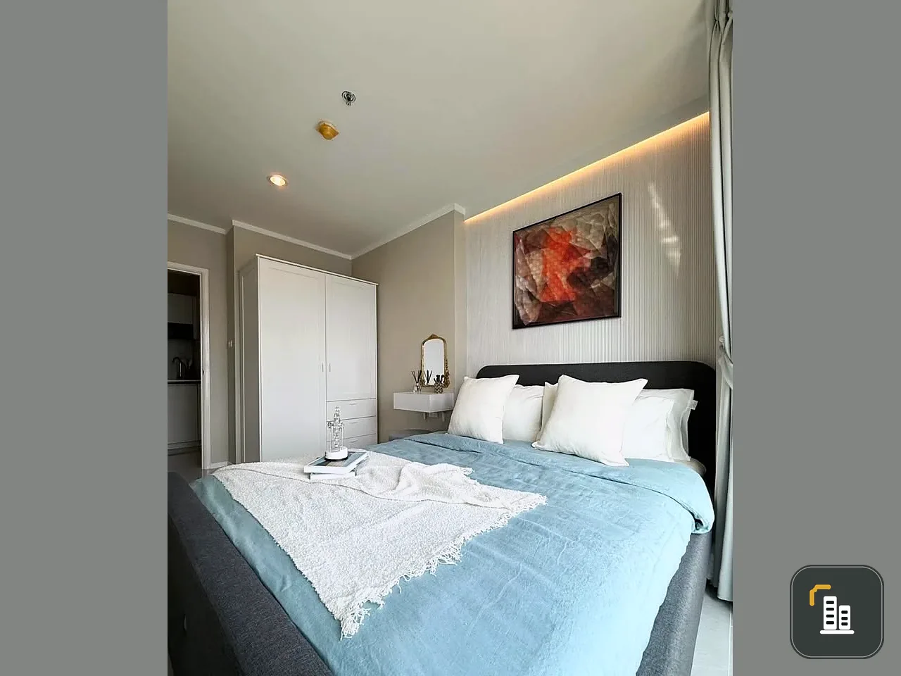Selling a 1-bedroom unit at Lumpini Parkbeach Jomtien, 14th floor. The interior is decorated in a coordinated style and fully furnished. Book now!