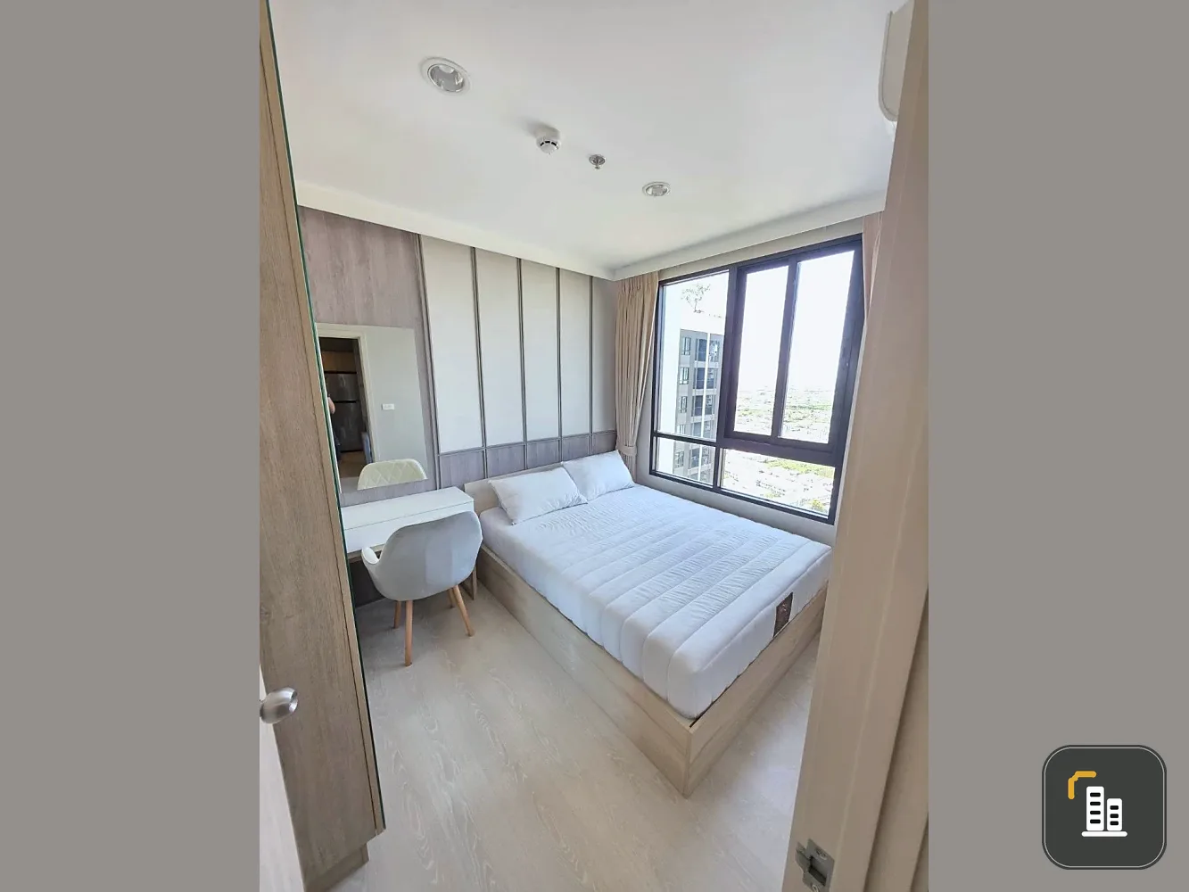 Condo for sale: New Noble Srinakarin – Lasalle, 42nd floor, stunning view, 2 bedrooms, 1 bathroom, fully furnished with built-in furniture and applian