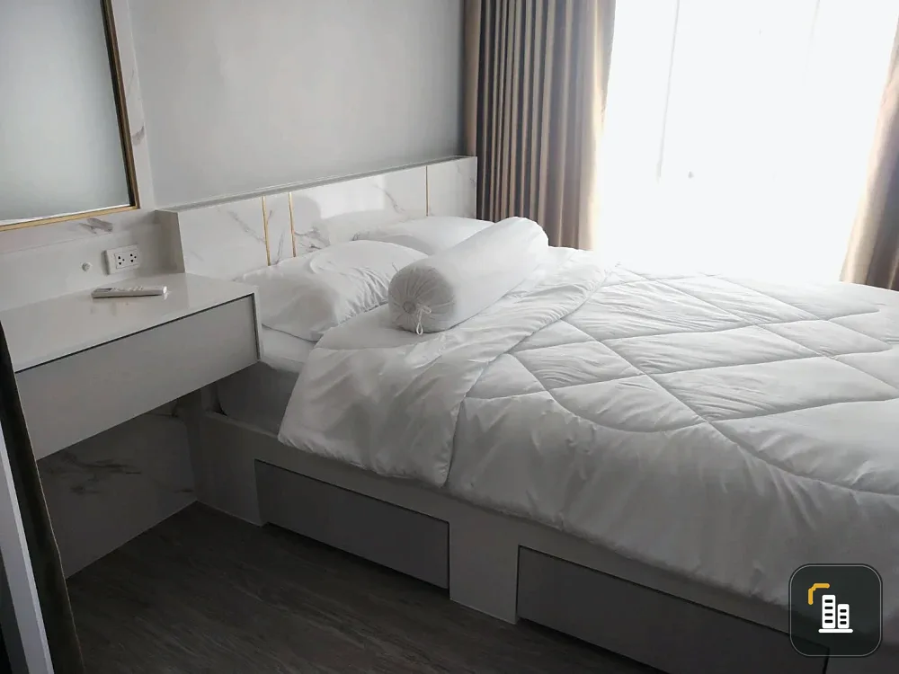 Selling RYE HUAMAK condo. Spacious room, fully furnished, east-facing. Comfortable and spacious. Book now!