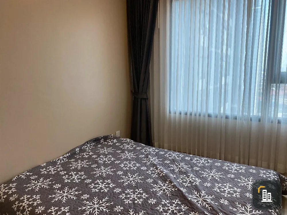 Life Asoke condo for rent, 21st floor, fully furnished. Book now, don't wait!