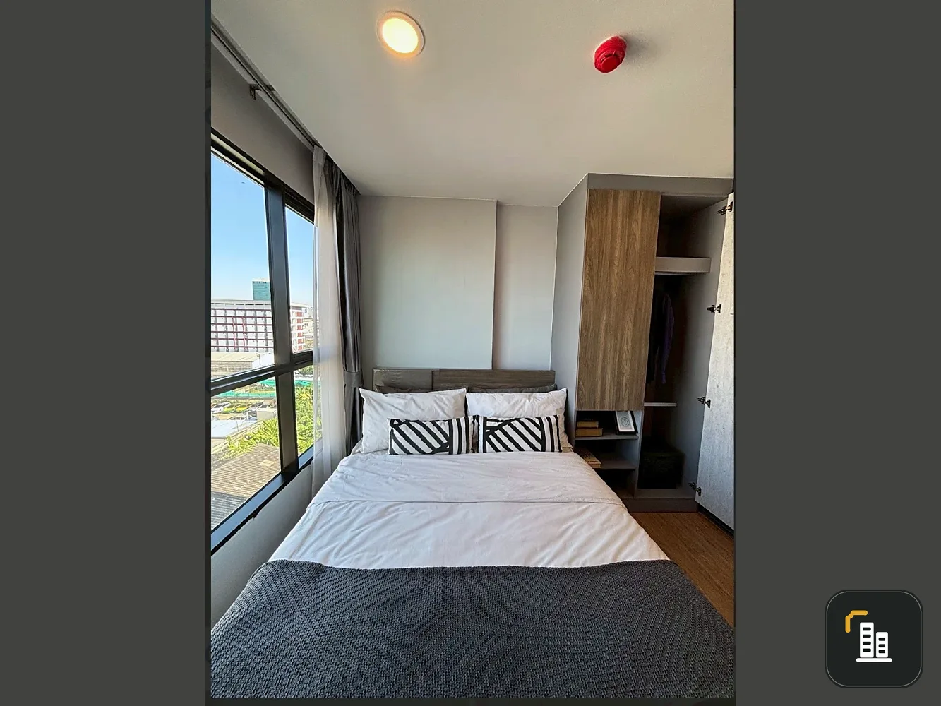 Selling The Cube Loft Srinakarin-Theparak, 8th floor, fully furnished. Book now!