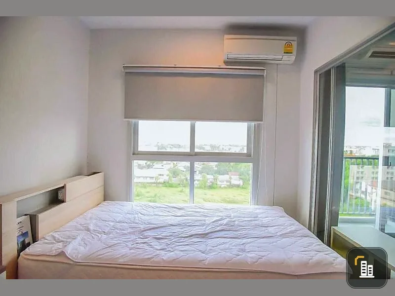 For sale! Condo The Parkland Petchkasem, the door of the room does not match the other rooms, private, plus good view, if interested, hurry