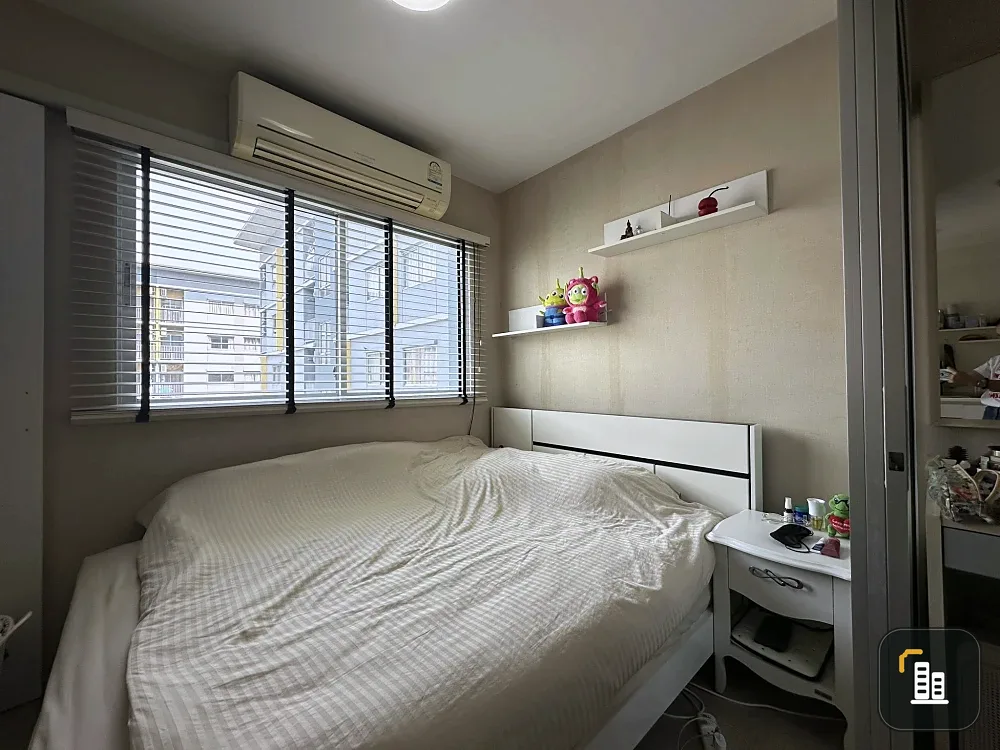 Plum Condo Park Rangsit for sale, 6th floor unit. High-quality built-in furniture, beautiful swimming pool view. Book now!
