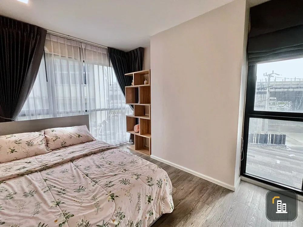 Selling a beautiful Modiz Interchange condo with a great view. Corner unit for privacy. Fully furnished and equipped with appliances. Ready to move in