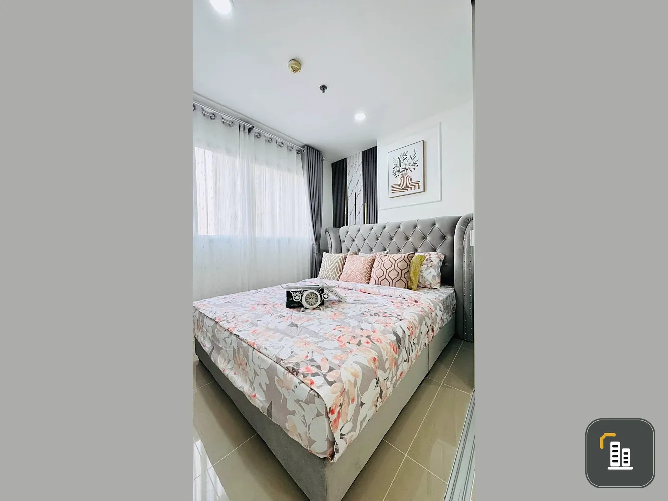 Selling Lumpini Condotown North Pattaya Sukhumvit. Beautifully decorated unit with high-quality built-in furniture. Book now!