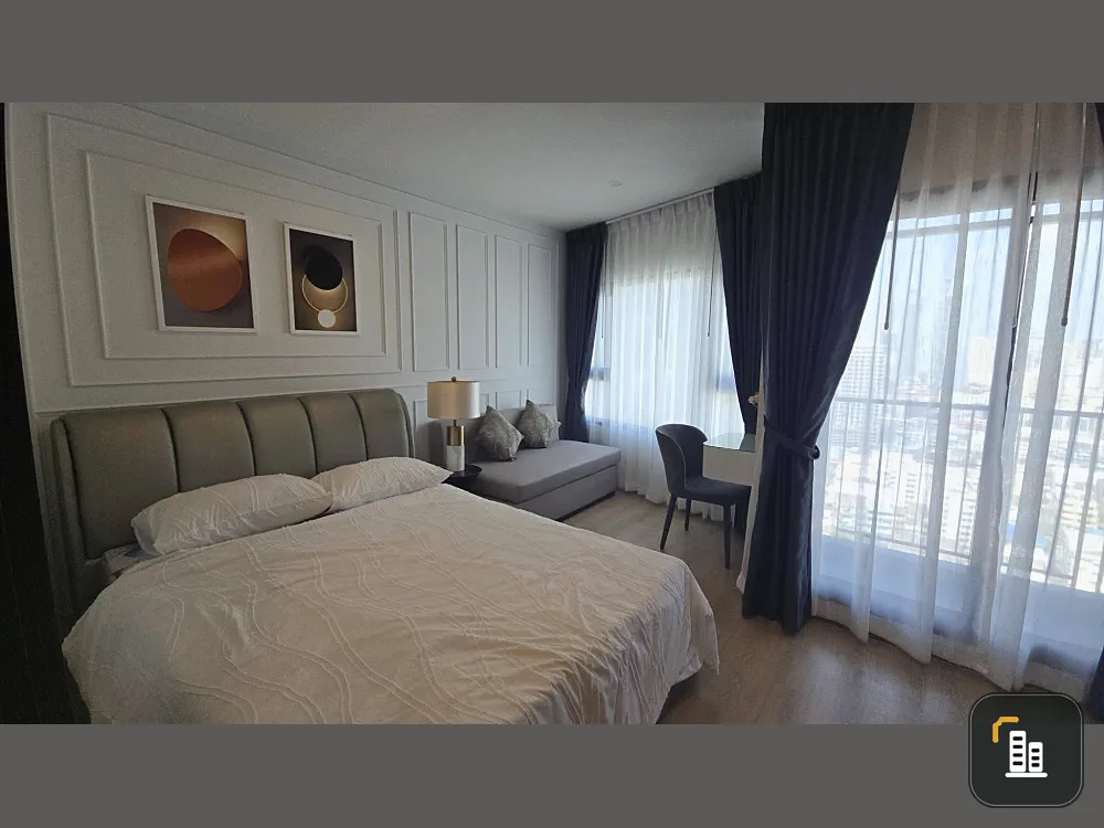 Condo for rent at Life Rama 4 Asoke. Ready to move in, fully furnished, great value. Book today! Don't miss out!