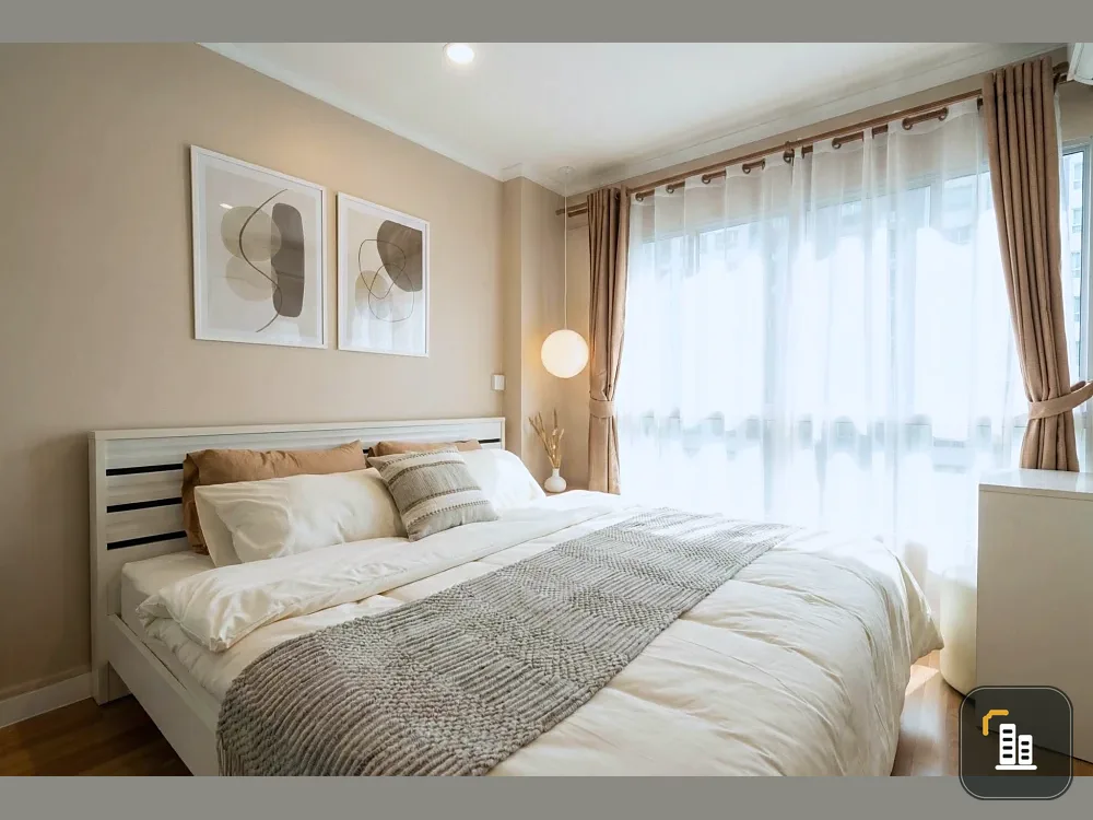 For rent: Lumpini Place Ratchayothin, high floor unit, very livable, fully furnished. Just bring your belongings and move in!