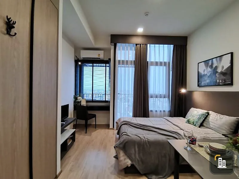 For rent, Centric Ratchayothin, studio room with built-in furniture. Complete electrical appliances. Don't miss it. Book now.