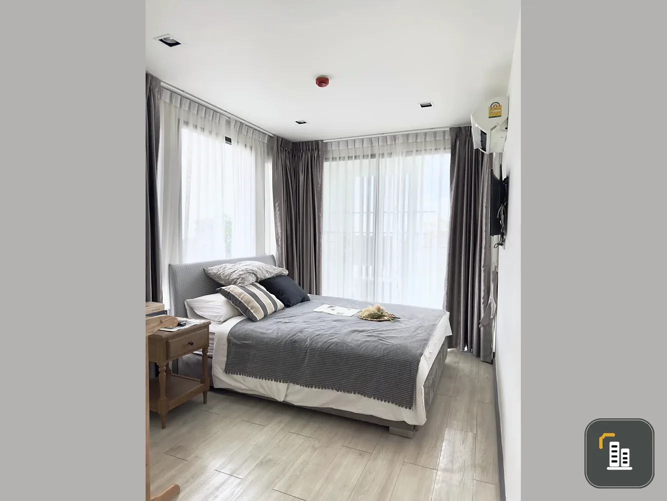 Condo for sale with sea view. Ready to move in, fully furnished, spacious room. Book now before it's too late!!!