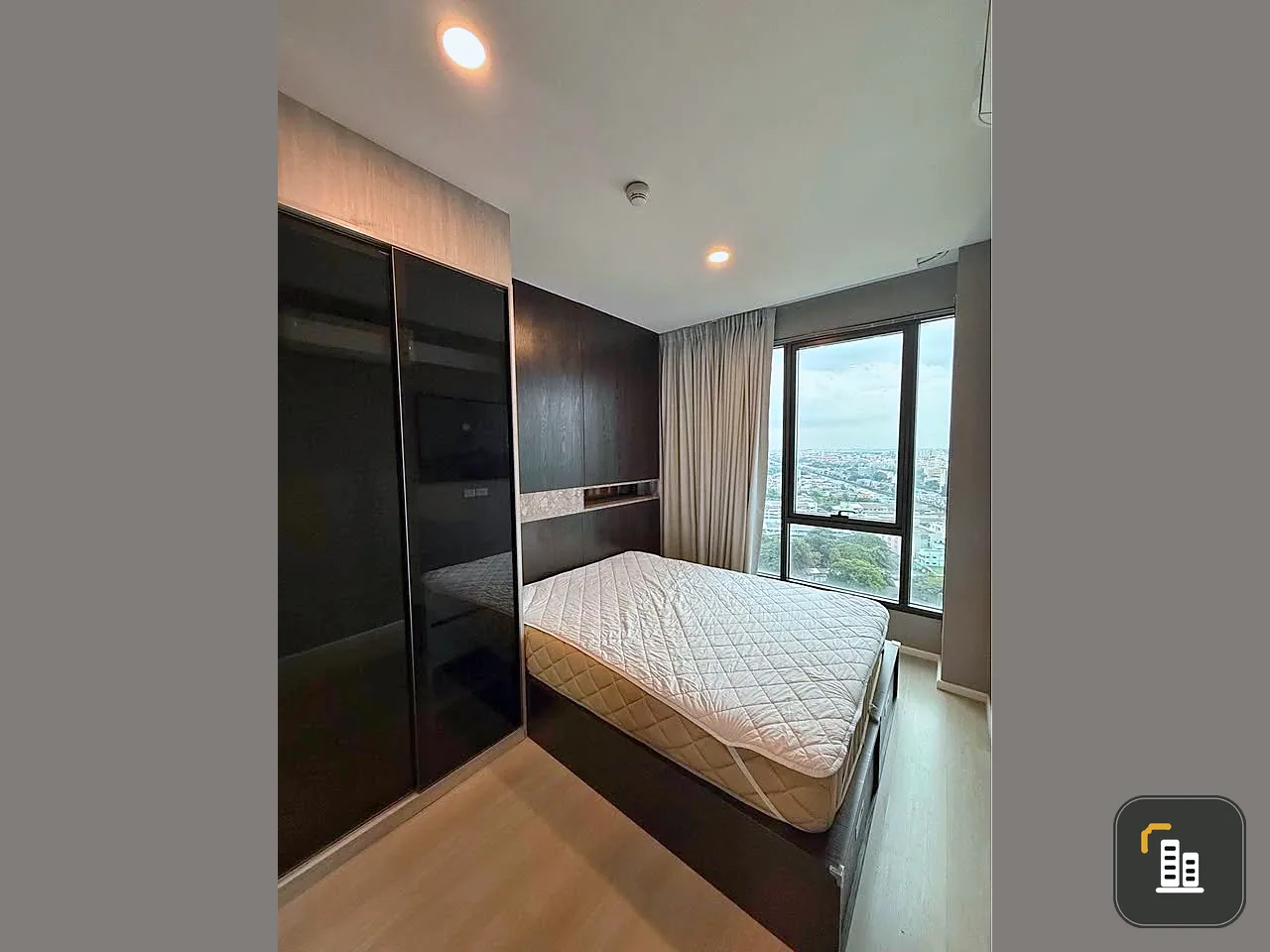 Selling Ciela Sripatum, 20th floor unit. The interior is decorated in a coordinated color scheme and comes fully furnished. Book now!