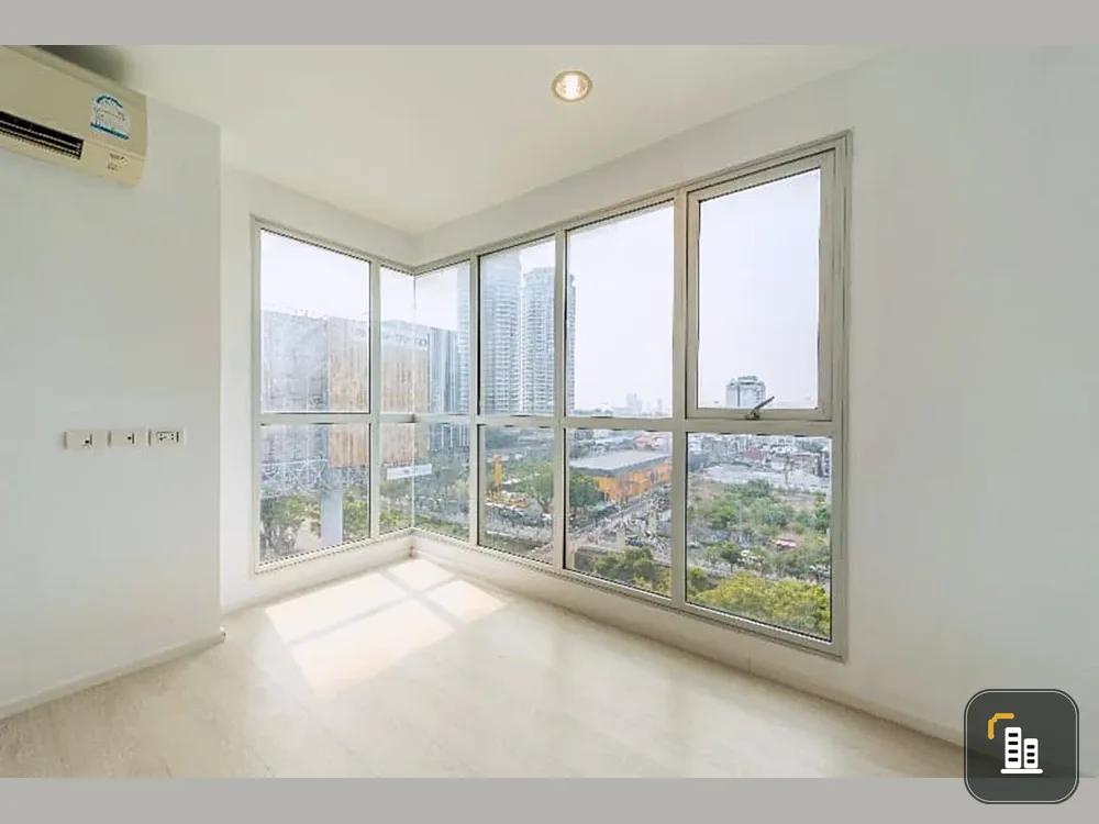 Condo for sale: Rhythm Sathorn - Narathiwat. Corner unit with river view. High floor, good ventilation, private corner unit. Don't miss out!